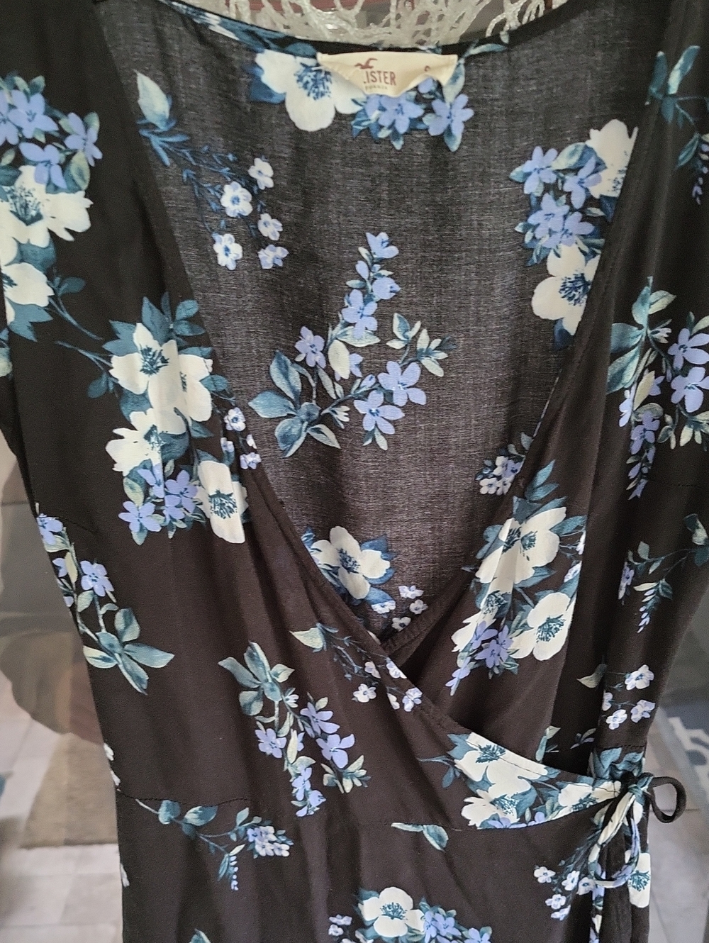WOMENS HOLLISTER NAVY MIX FLORAL SHORT SLEEVE WRAP DRESS, Size Small